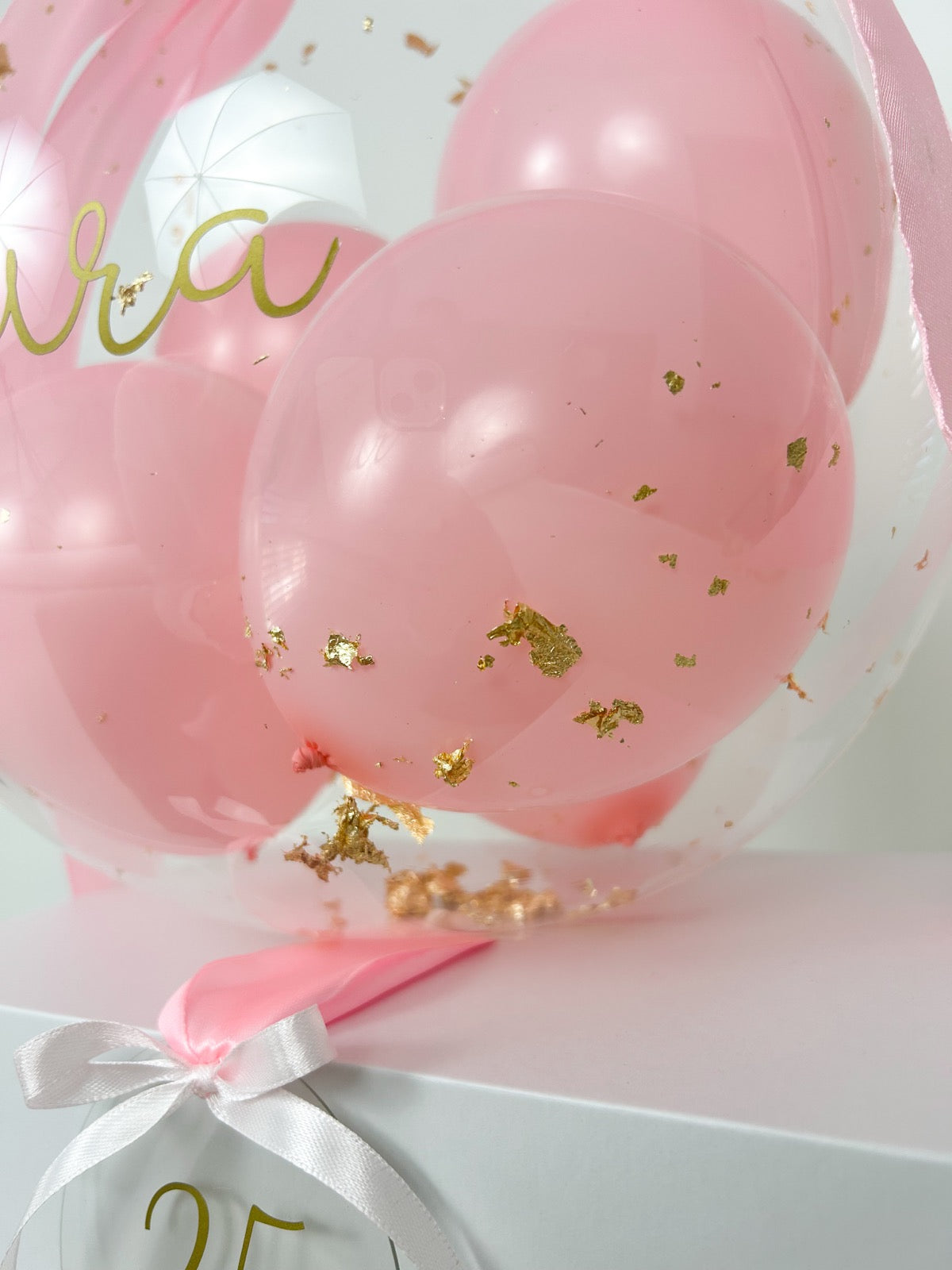 Rojstnodnevni balon z mini baloni roza