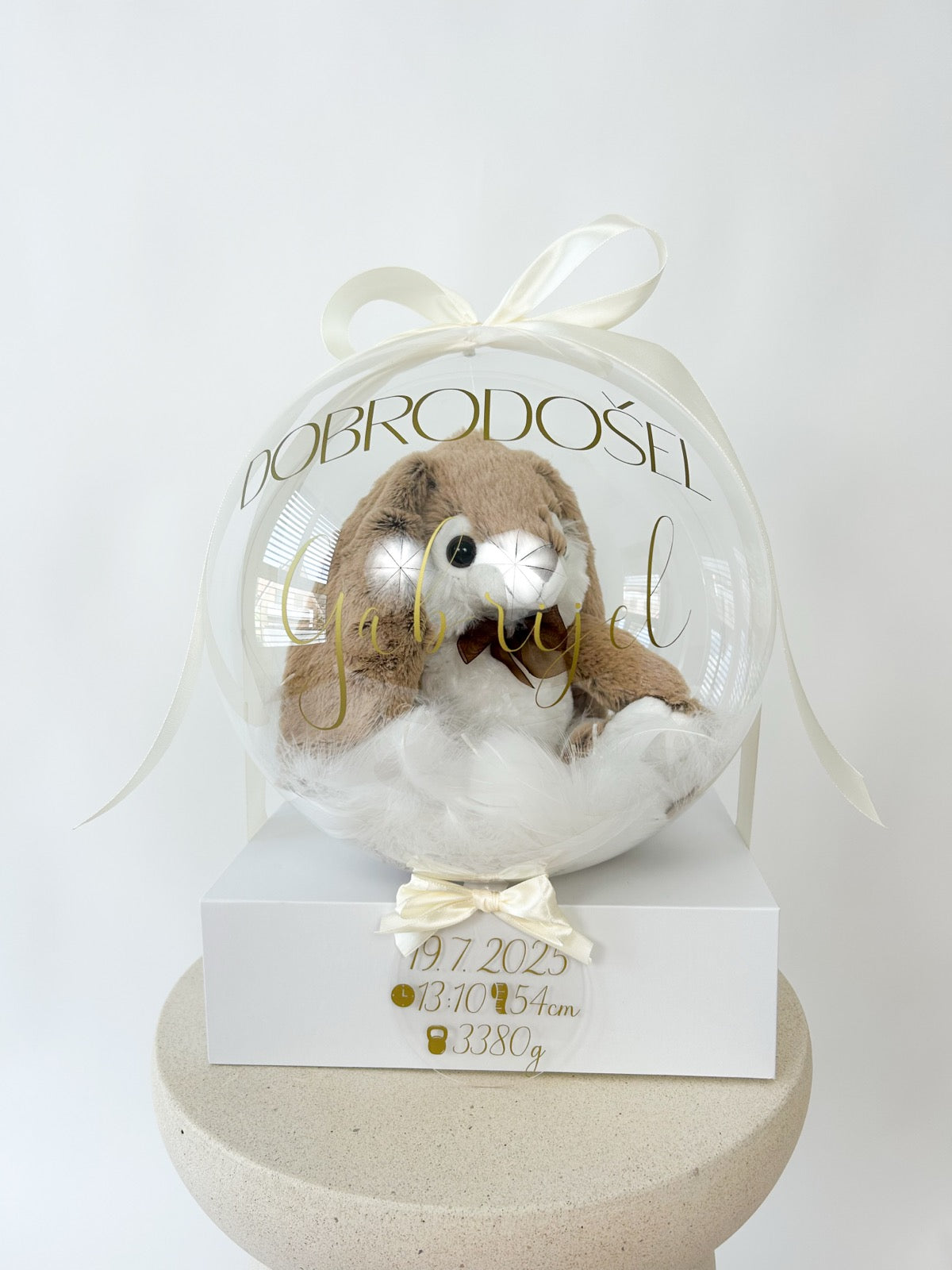 Balon ob rojstvu otroka z igračo bež