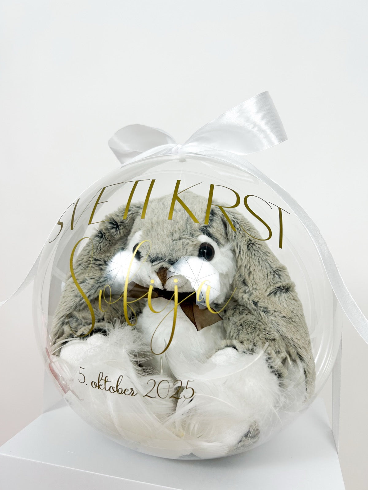 Krstni balon s sivim zajčkom bel