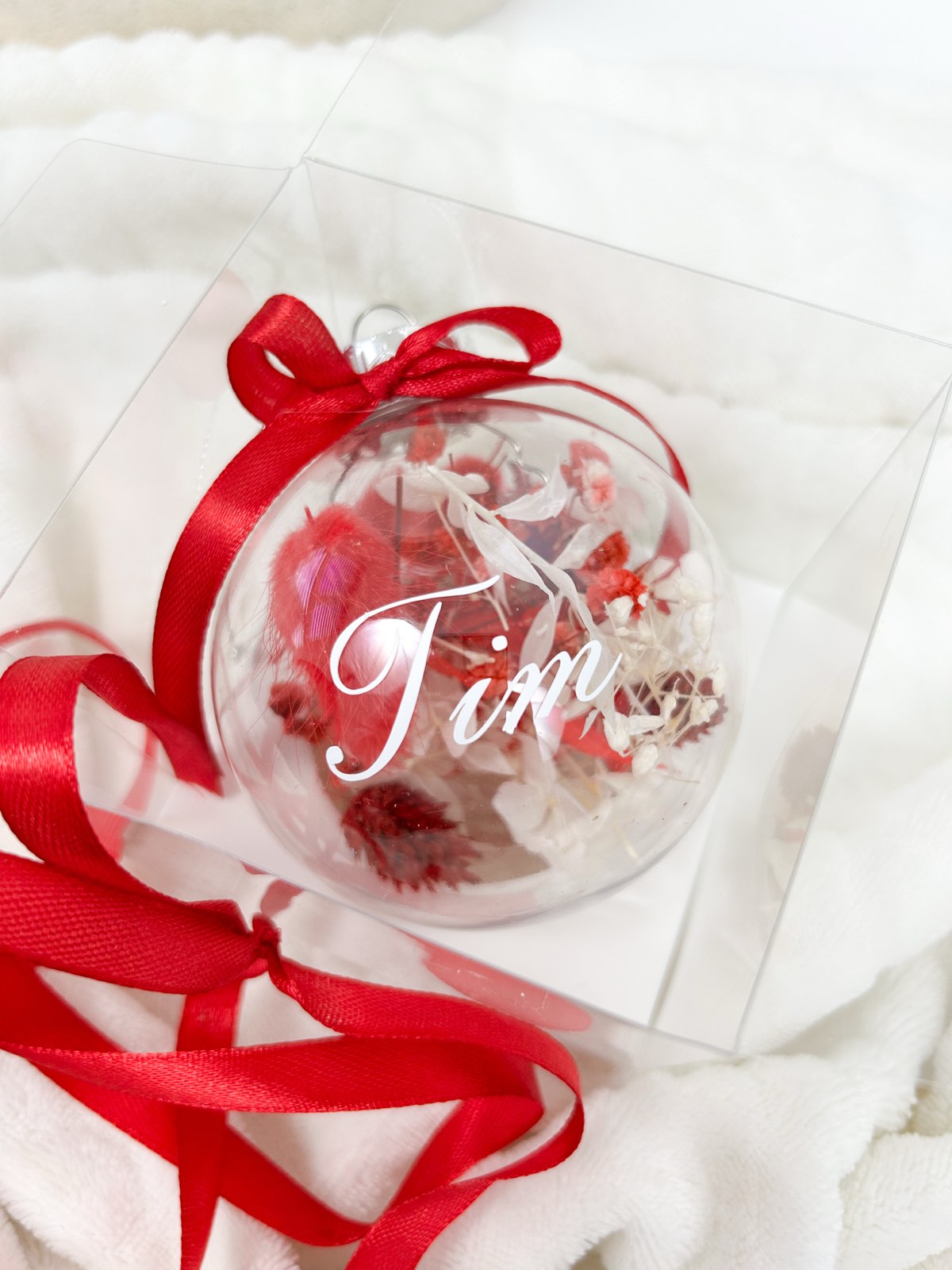 Božični okrasek rdeč