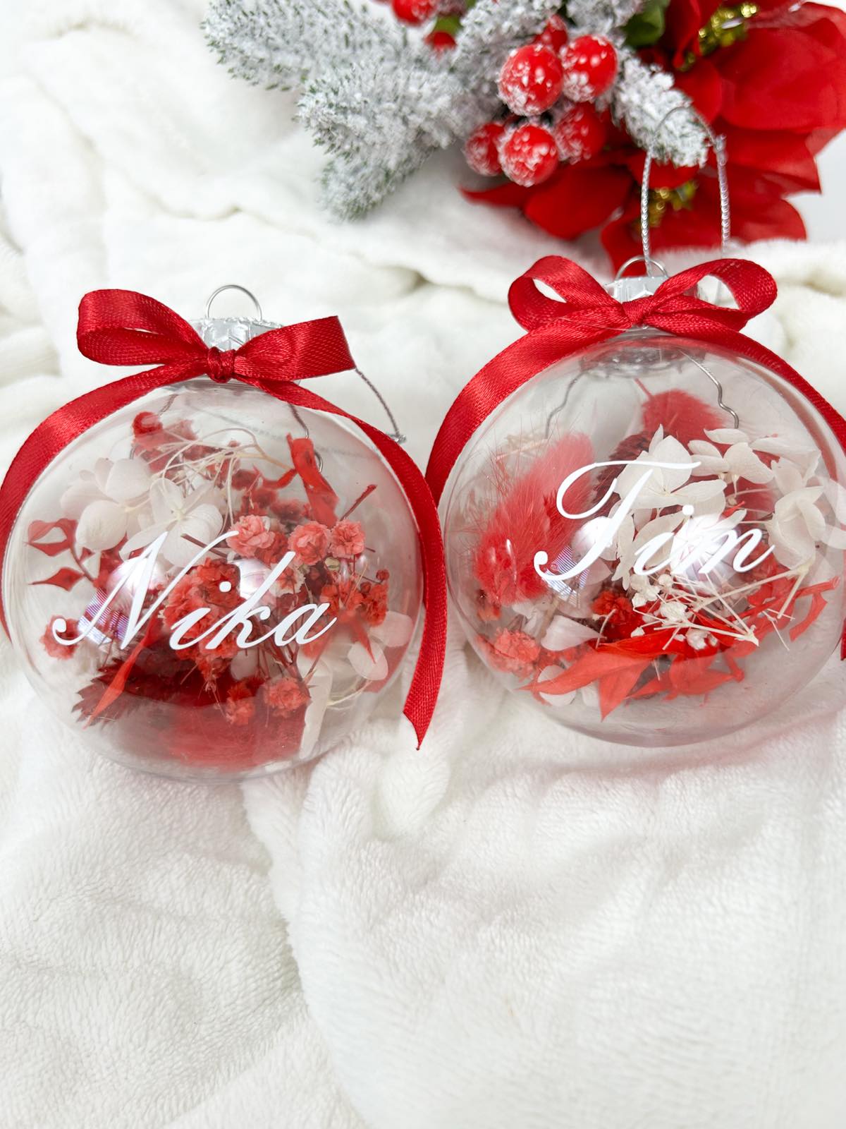 Set dveh božičnih okraskov rdeč