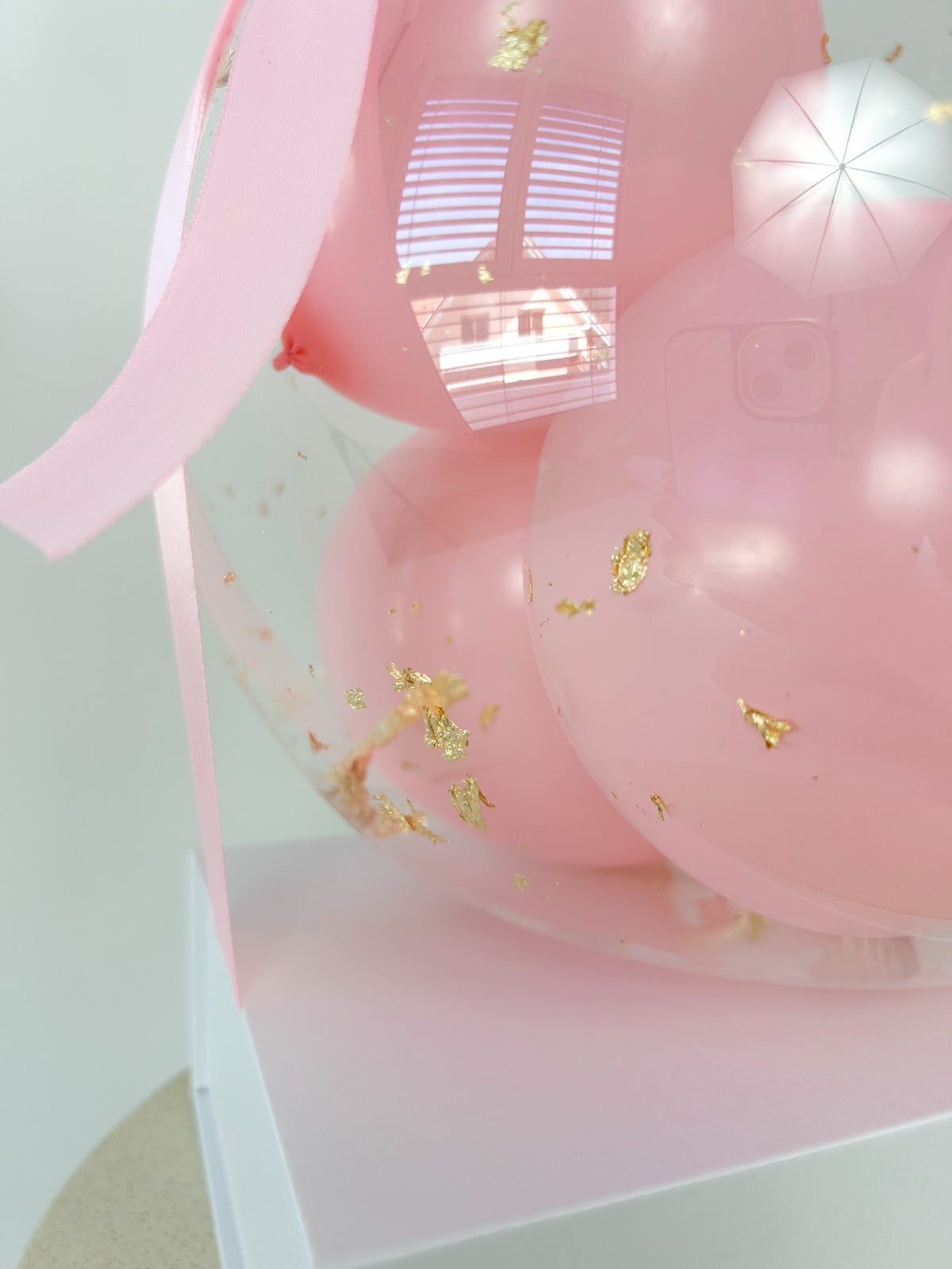 Rojstnodnevni balon z mini baloni roza