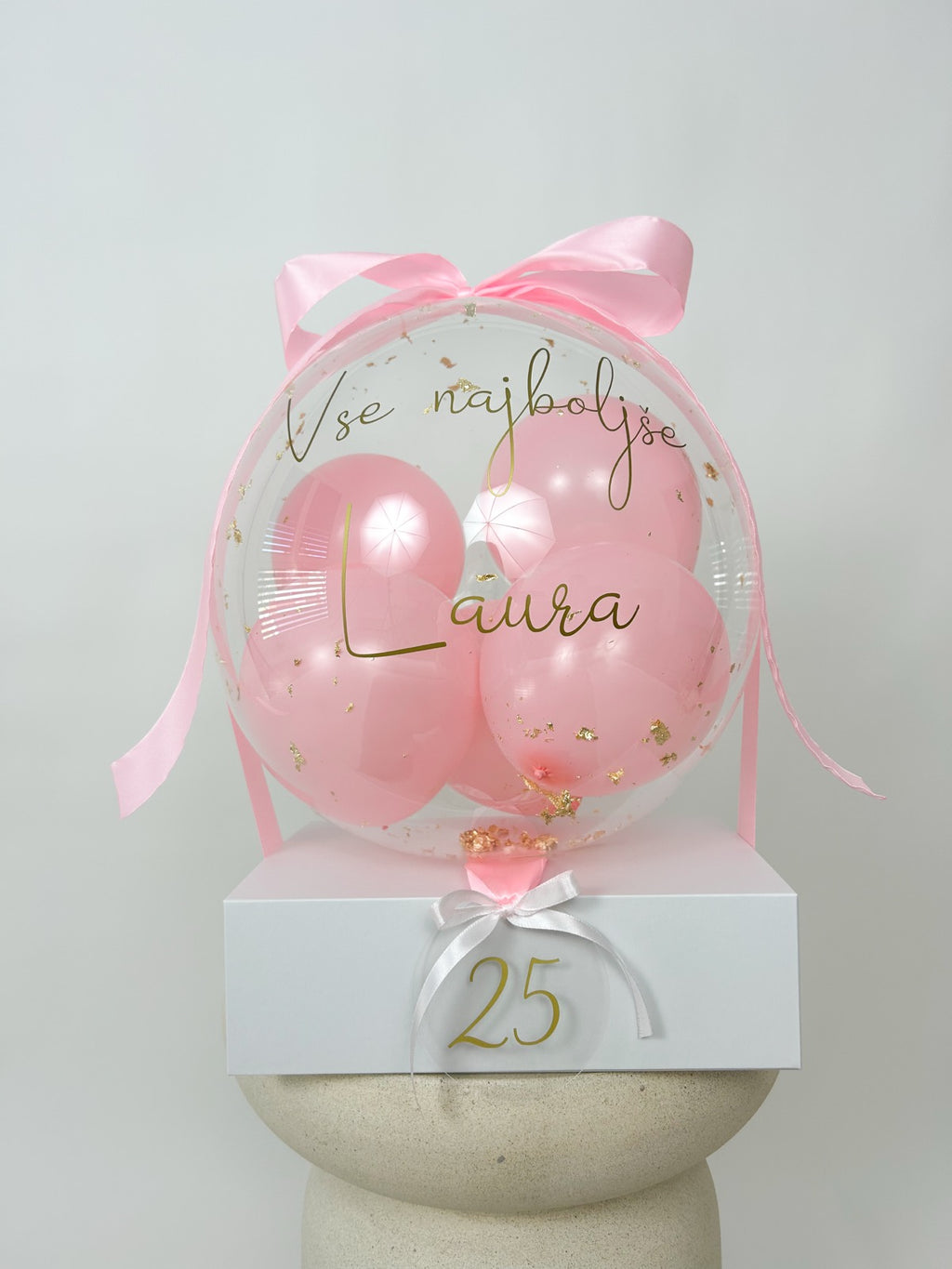 Rojstnodnevni balon z mini baloni roza