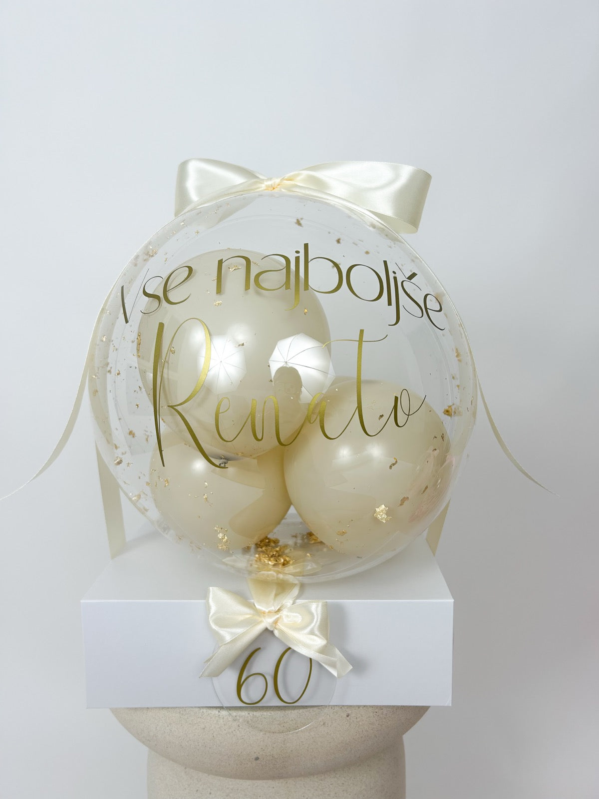 Rojstnodnevni balon z mini baloni bež