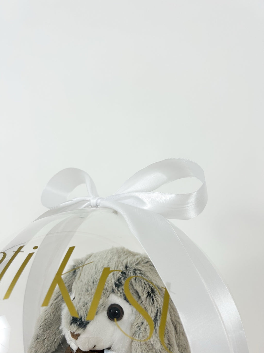 Krstni balon s sivim zajčkom bel