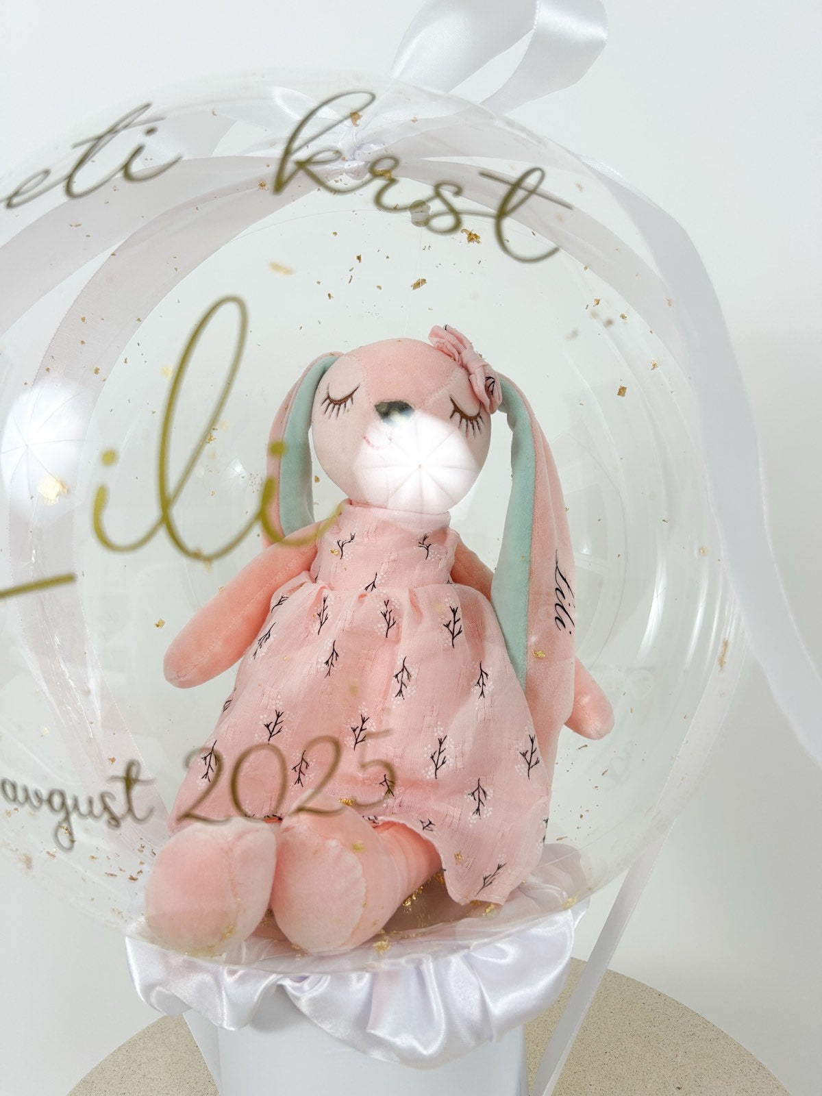 Krstni balon z roza zajčkom bel