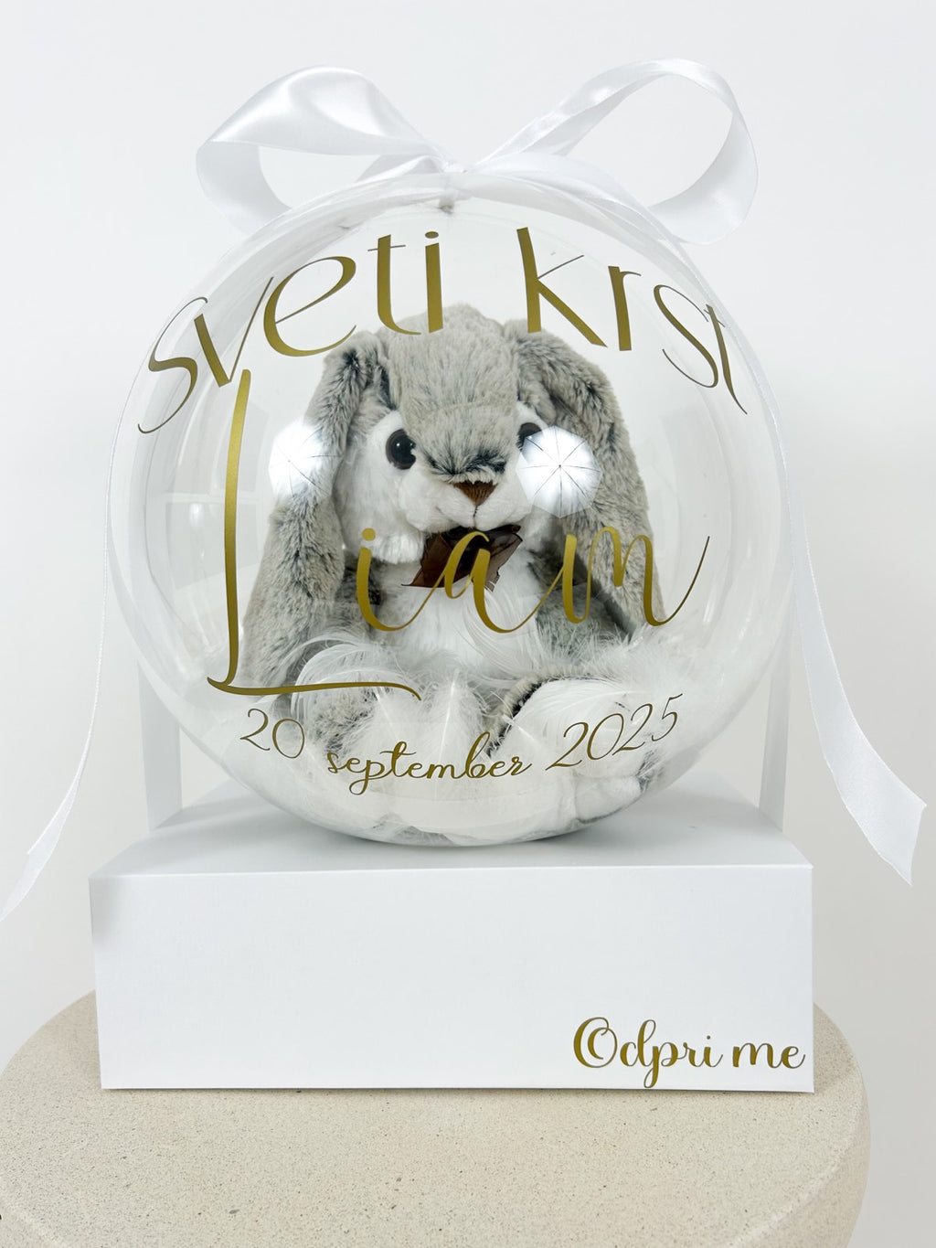Krstni balon s sivim zajčkom bel