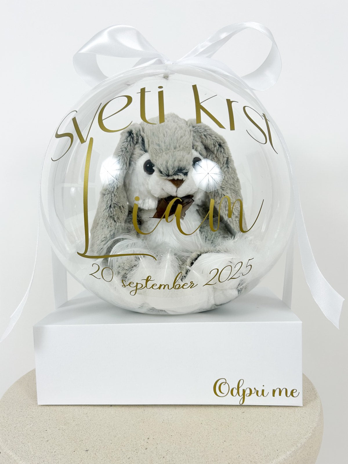 Krstni balon s sivim zajčkom bel