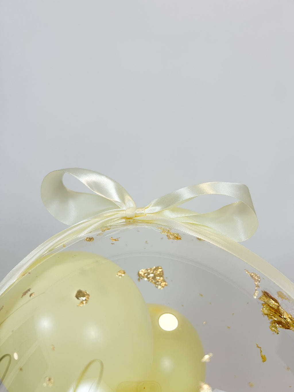 Rojstnodnevni balon z mini baloni rumen