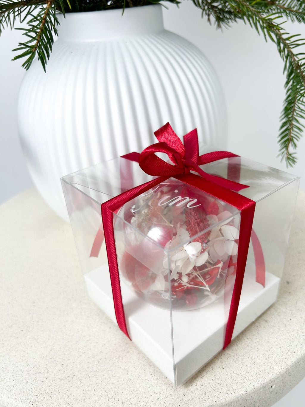 Božični okrasek rdeč