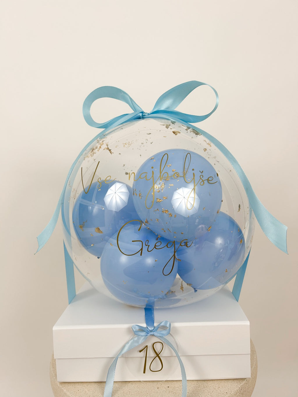 Rojstnodnevni balon z mini baloni moder